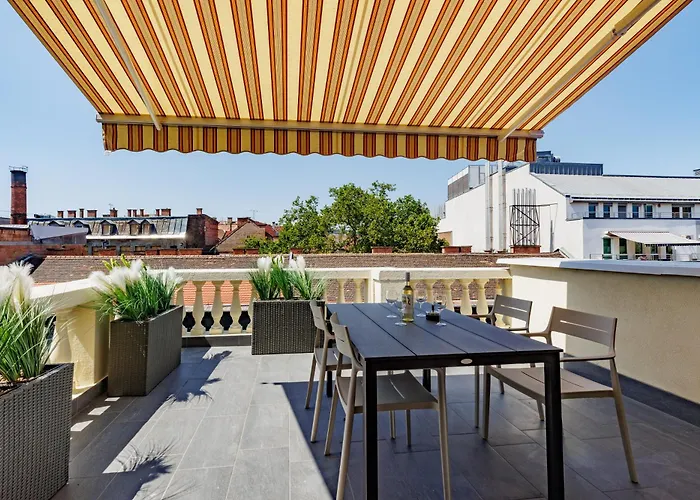 Klauzal Rooftop Suit