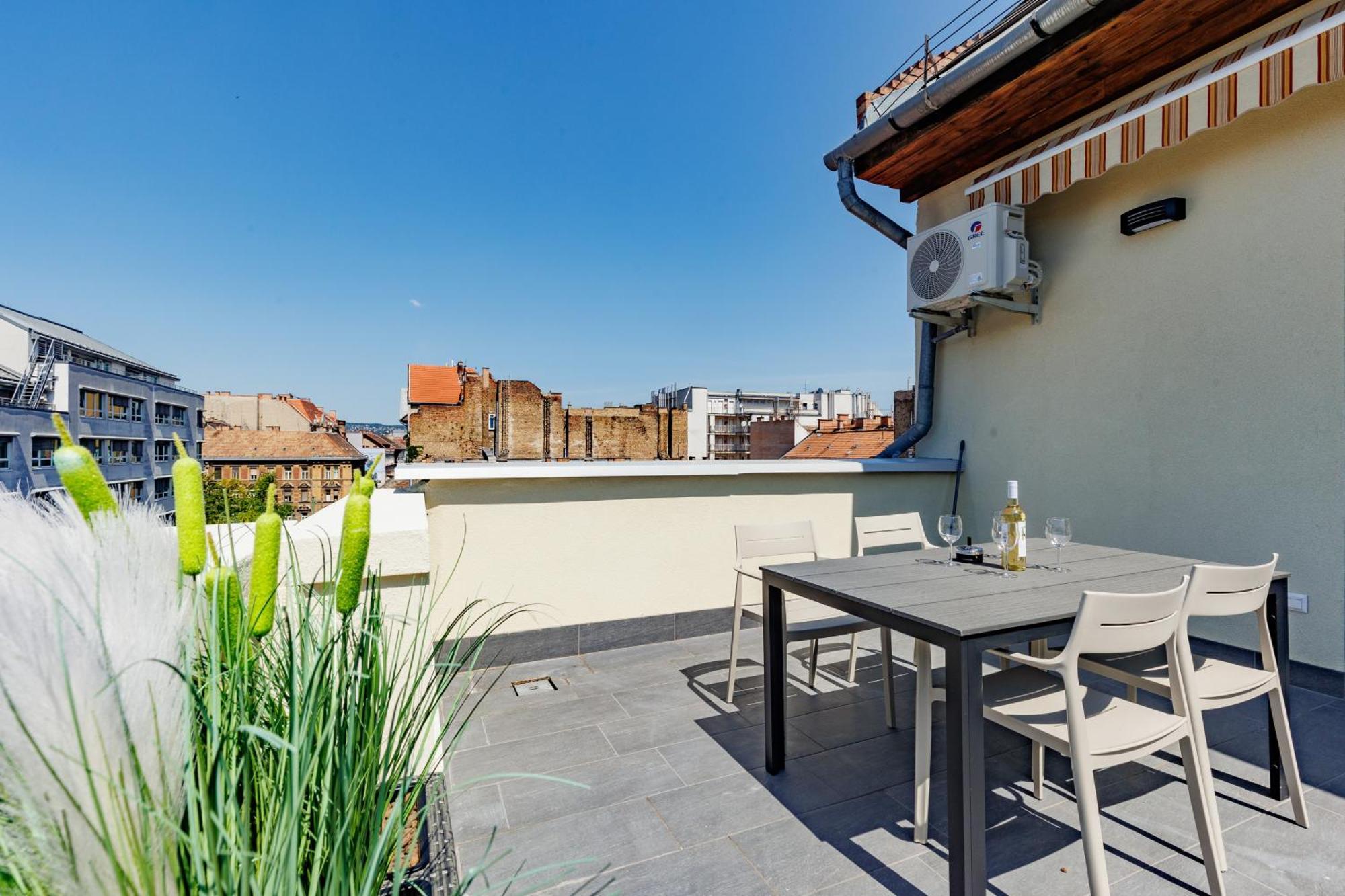 Klauzal Rooftop Apartment