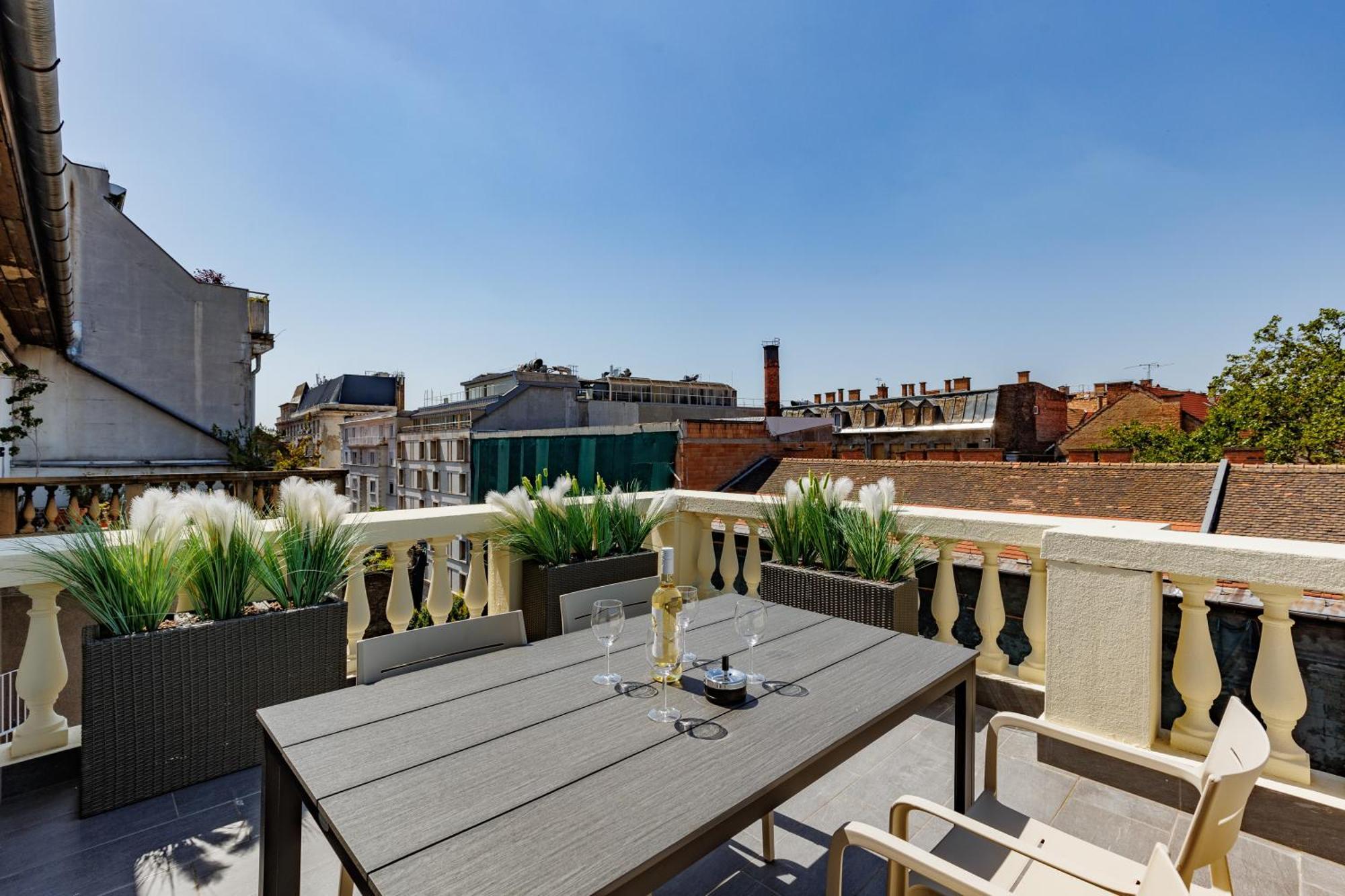 Klauzal Rooftop Apartment